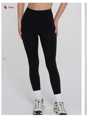 FORM Core Leggings - Black SIZE MEDIUM